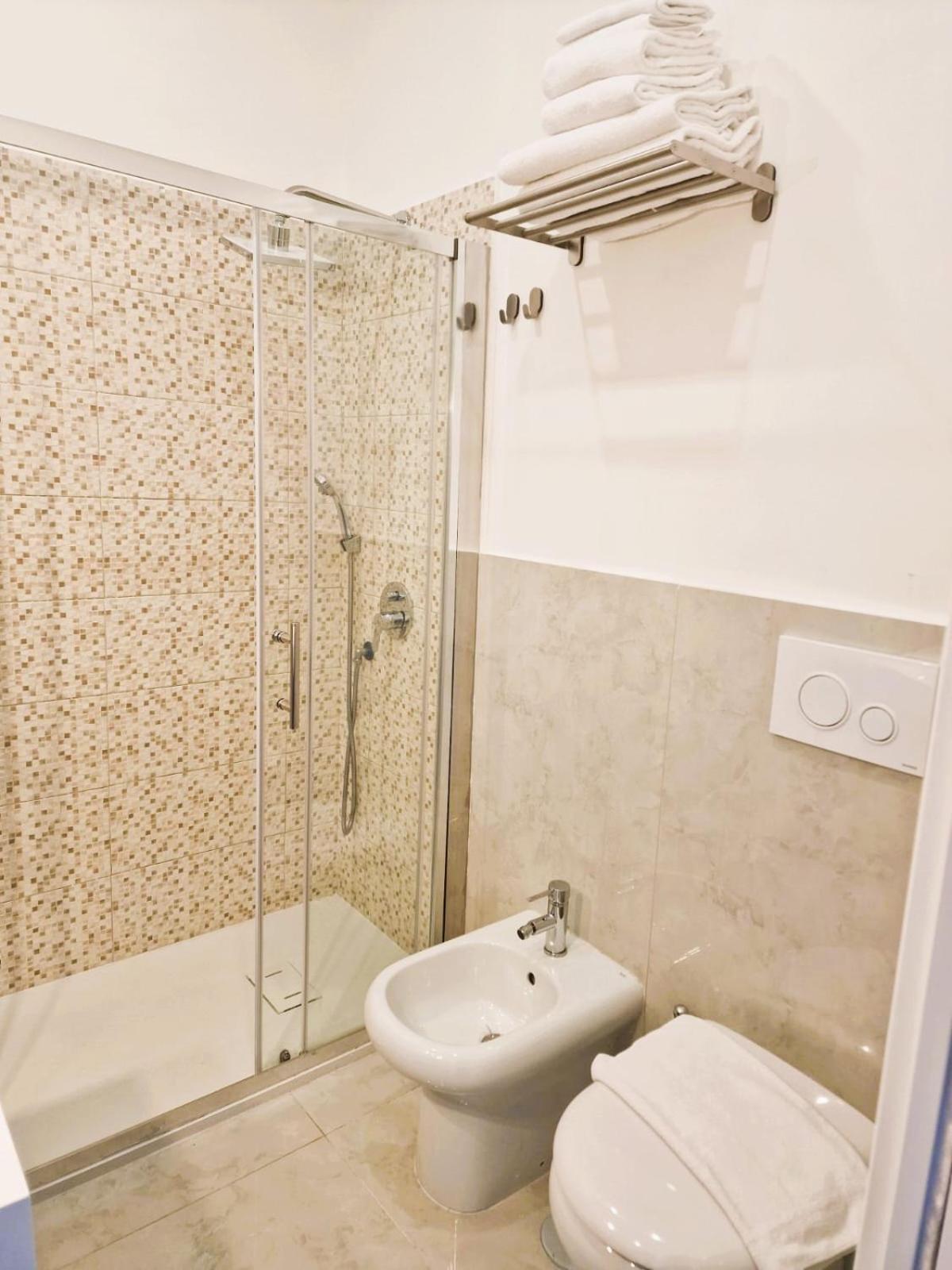 Art Flat Municipio Hotel Naples Luaran gambar